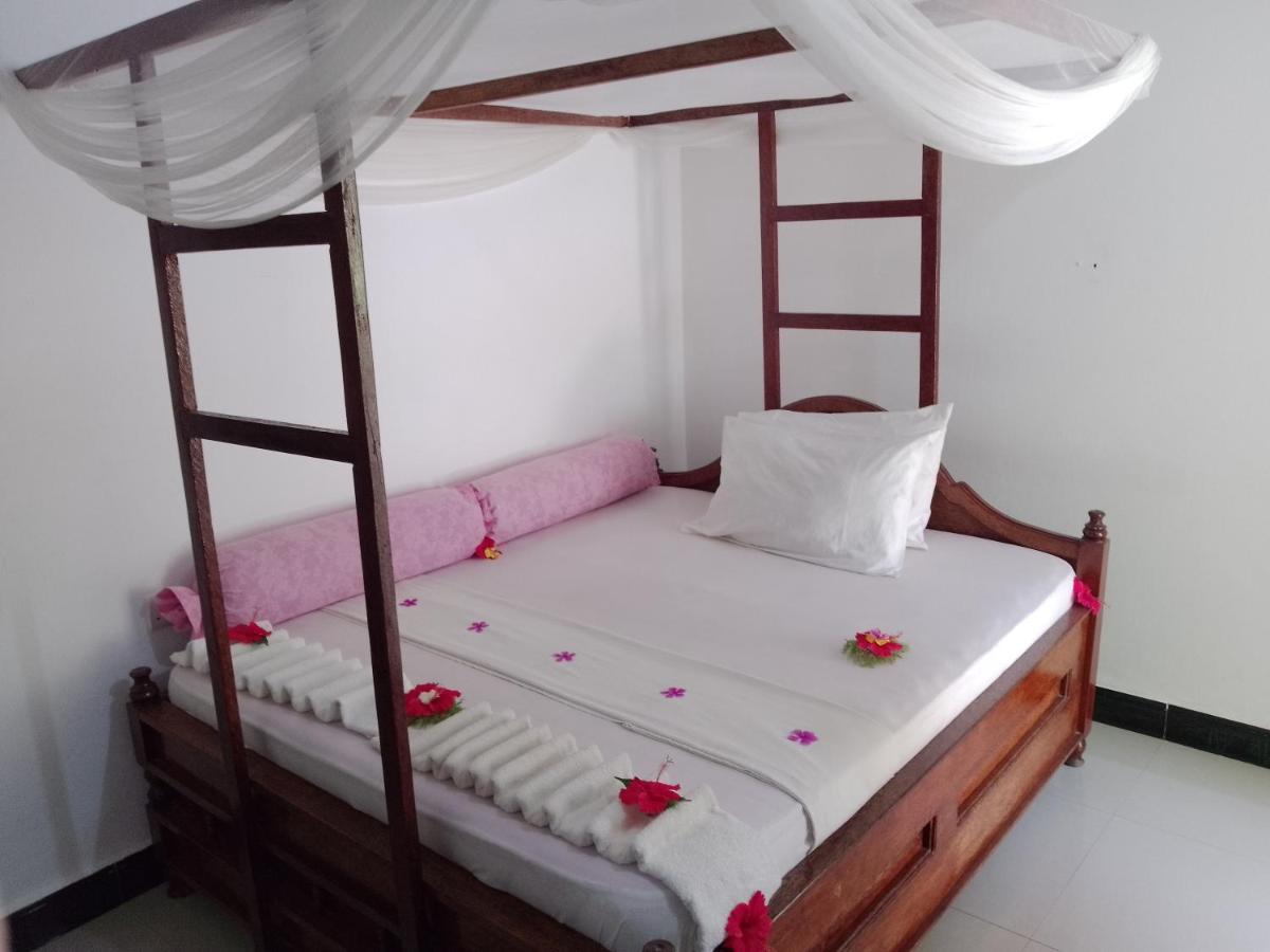 H & H Bungalows Nungwi Extérieur photo